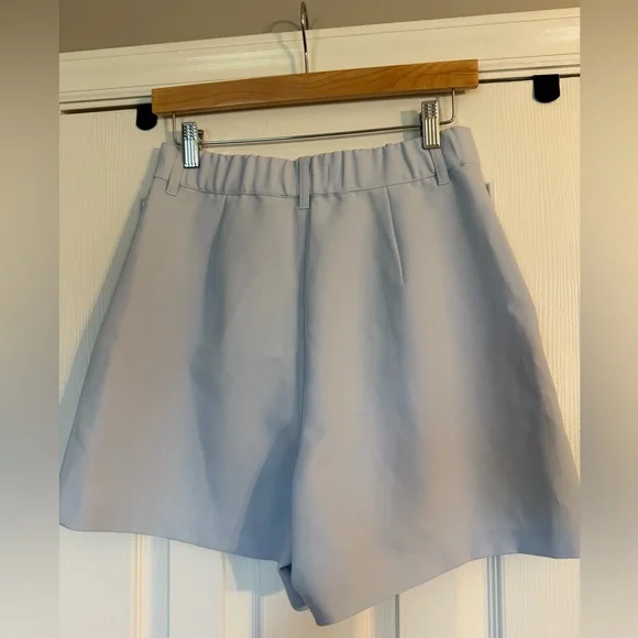 Abercrombie & Fitch Light Grey Trouser Shorts size small - Picture 2 of 9